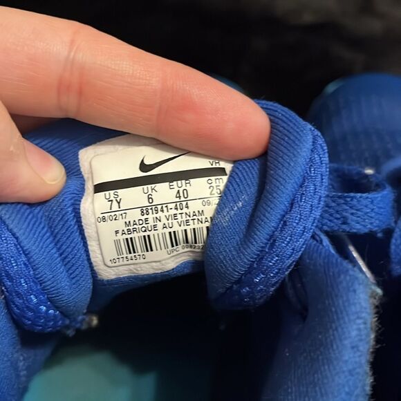 Nike Team Hustle Zoom Freak Basketball Shoes - Picture 6 of 9